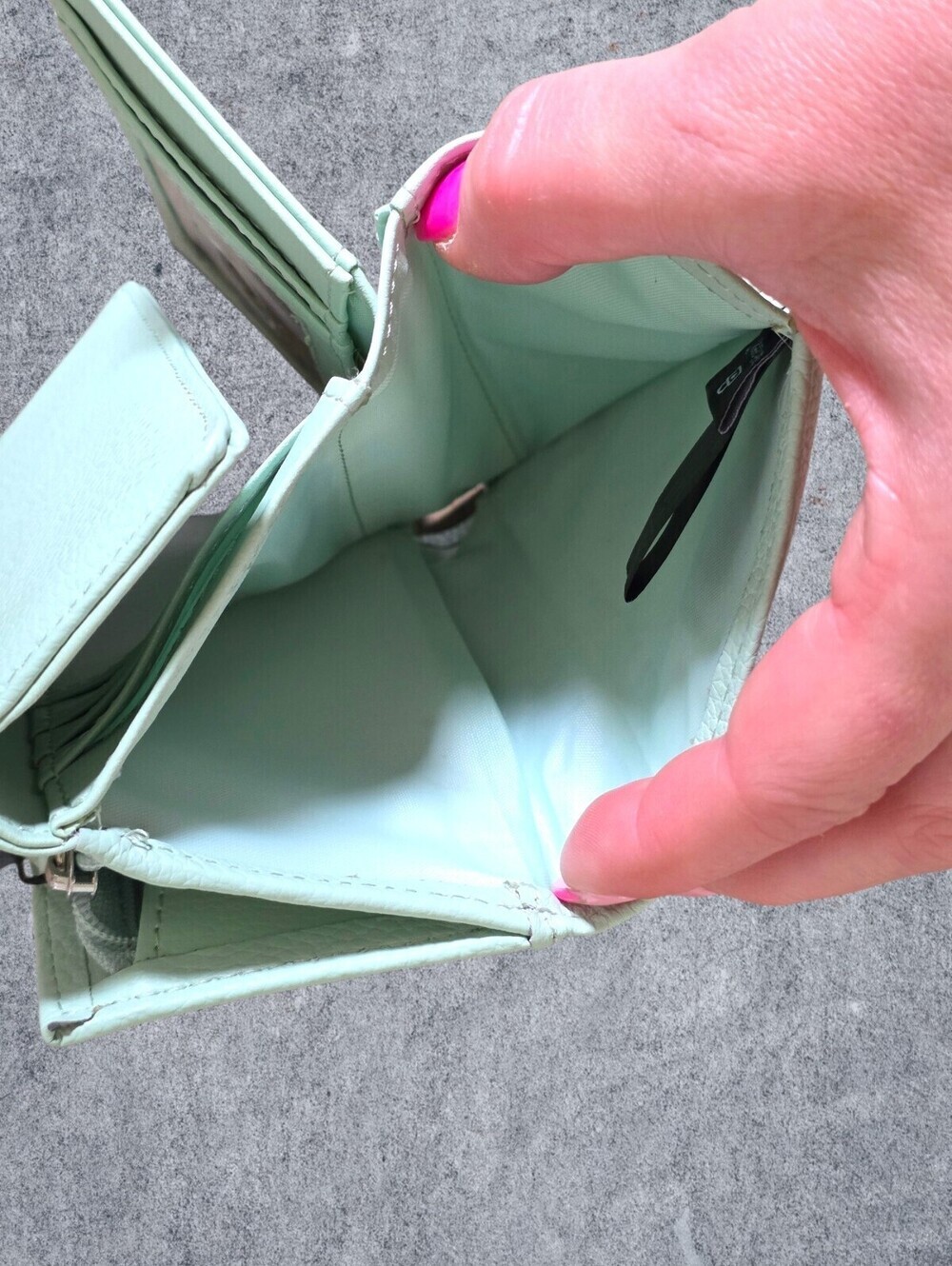NWT Mundi Genuine Leather Mint Green Trifold Wallet Card Holder Organizer - Picture 7 of 10